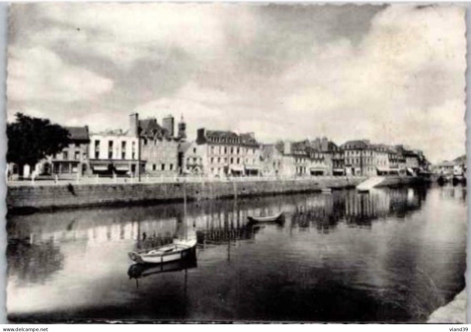 LANDERNEAU. -  Le Quai De Léon. .    -  Non Circulée. . - Landerneau