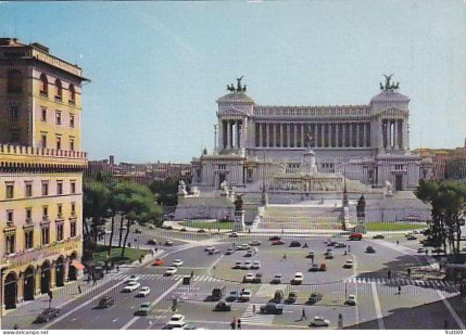 AK 216860 ITALY - Roma - Monumento A Vittorio Emanuele II - Altare Della Patria