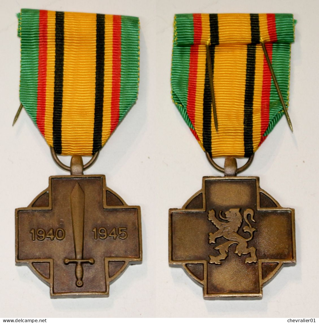 Médaille-BE-112- Décorations De Guerre-Combattant Militaire 40-45_WW2_20-11_[D] - Belgio