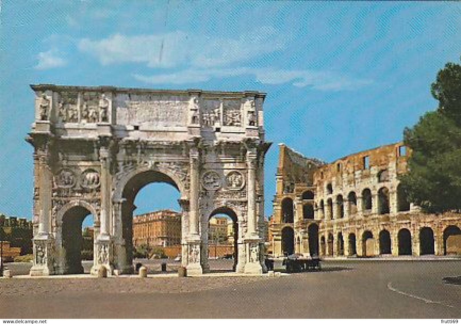 AK 216883 ITALY - Roma - Colosseo E Arco Di Constantino - Colosseo