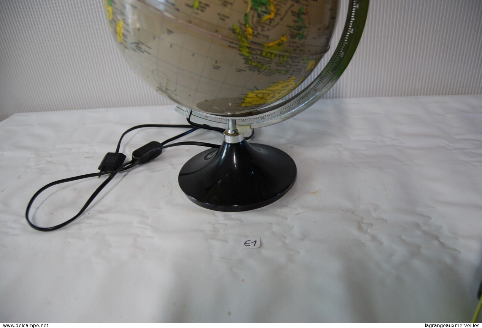 E1 Ancienne Mappemonde - Globe Terrestre - Vintage - Arte Popular