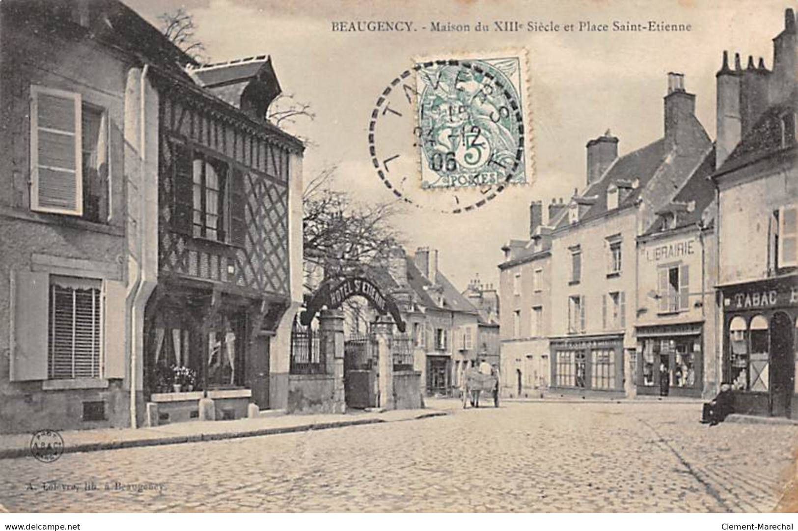 BEAUGENCY - Place Saint Etienne - Très Bon état - Beaugency