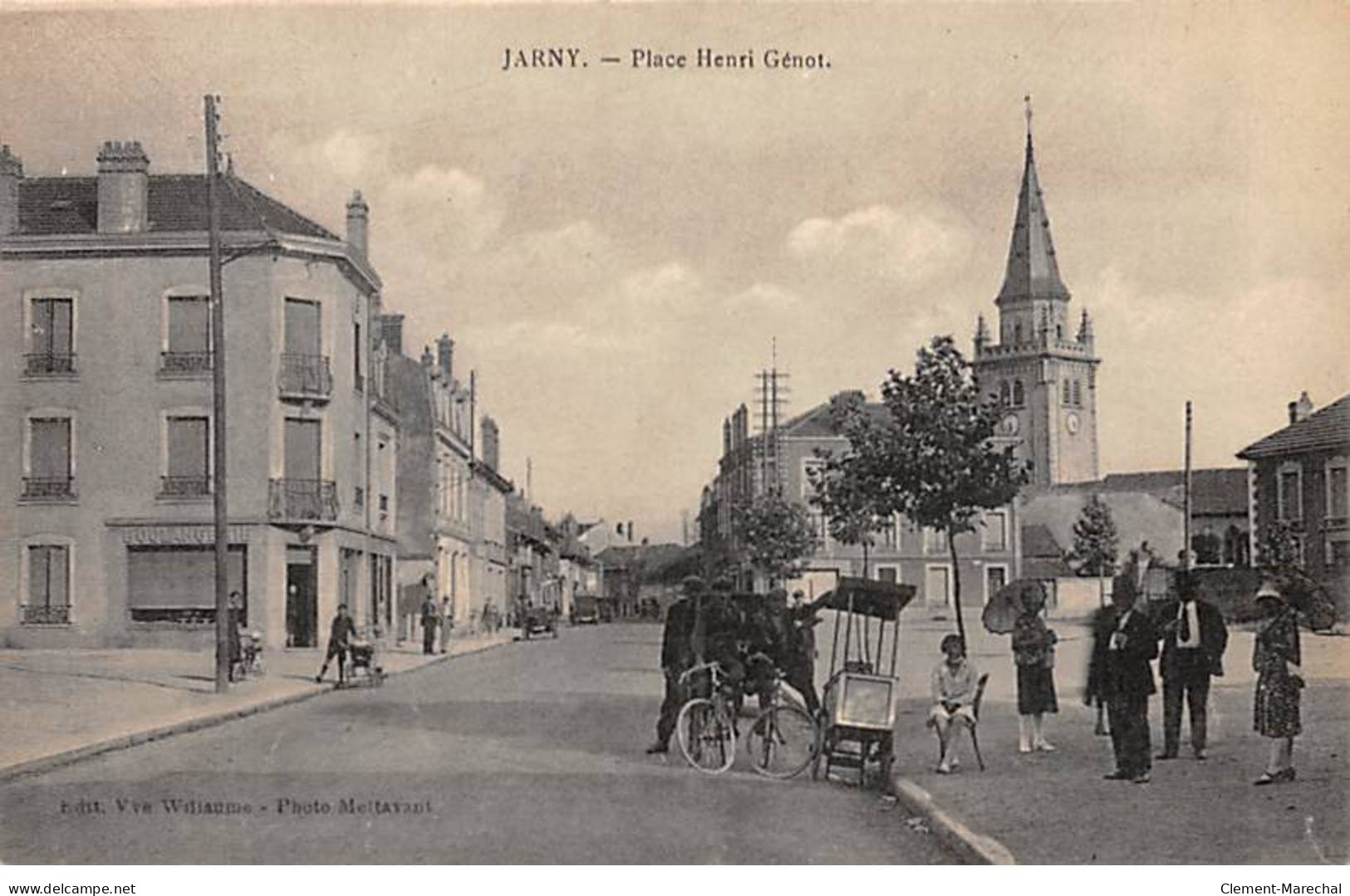 JARNY - Place Henri Génot - Très Bon état - Jarny