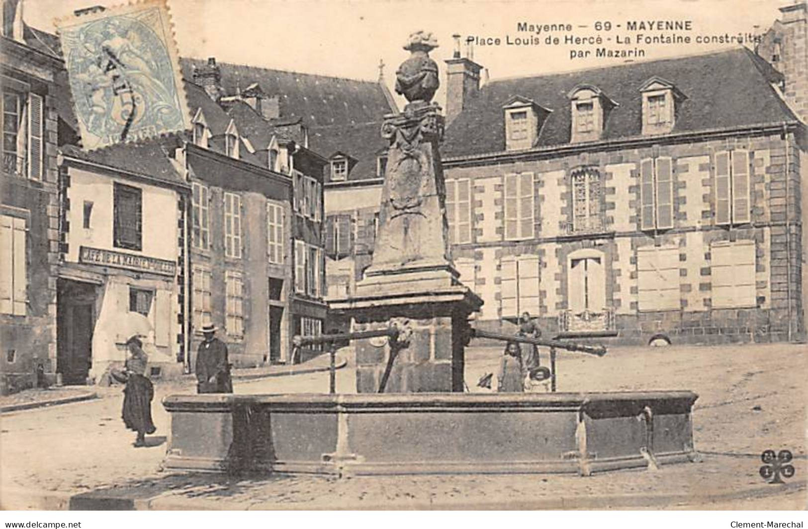 MAYENNE - Place Luis De Hercé - La Fontaine - Très Bon état - Mayenne