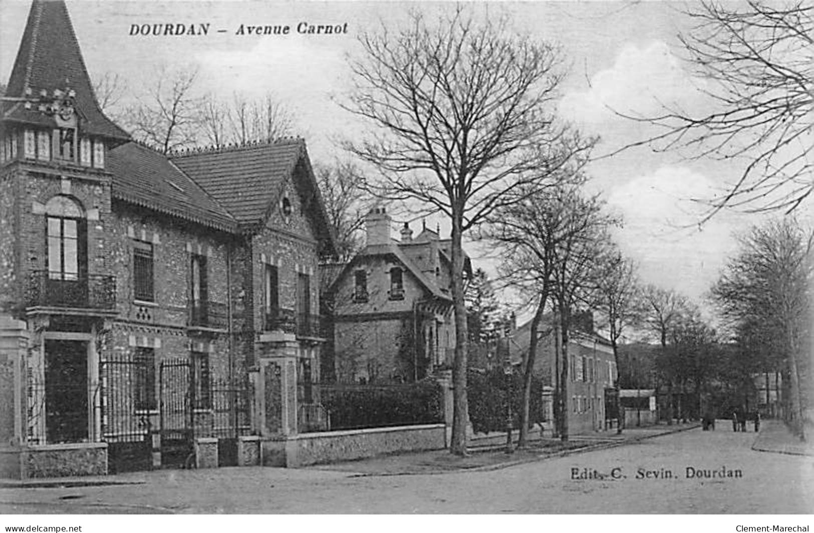 DOURDAN - Avenue Carnot - Très Bon état - Dourdan