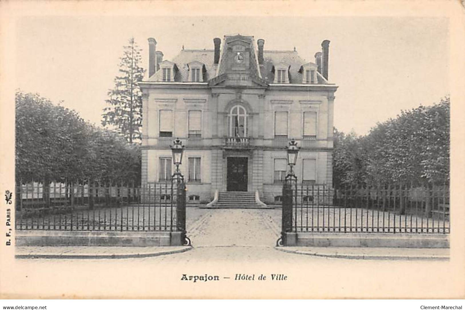 ARPAJON - Hôtel De Ville - Très Bon état - Arpajon