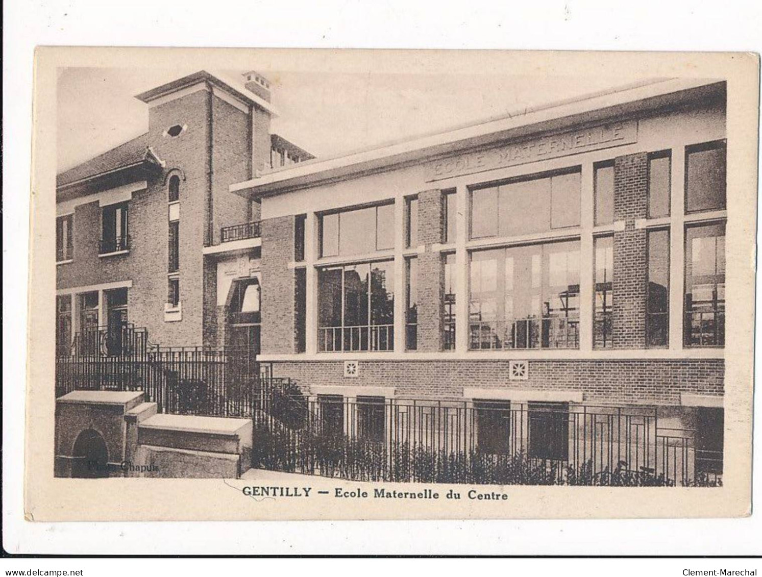 GENTILLY: Ecole Maternelle Du Centre - Très Bon état - Gentilly