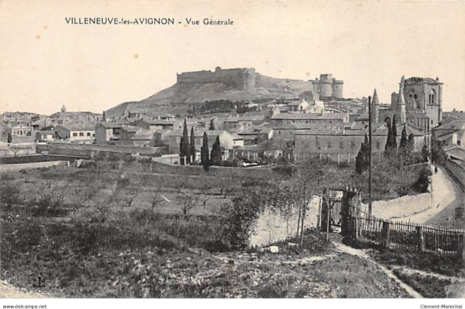 VILLENEUVE LES AVIGNON - Vue Générale - Très Bon état - Villeneuve-lès-Avignon