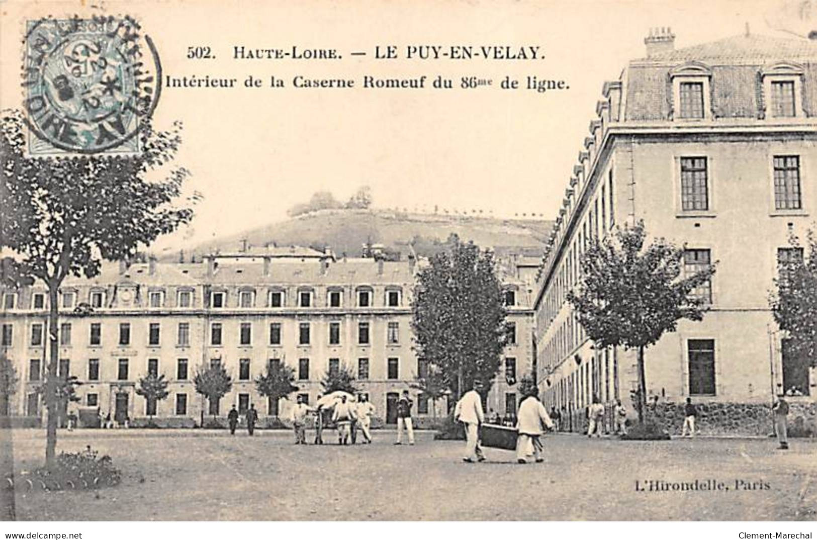 LE PUY EN VELAY - Intérieur De La Caserne Romeuf Du 86me De Ligne - Très Bon état - Le Puy En Velay