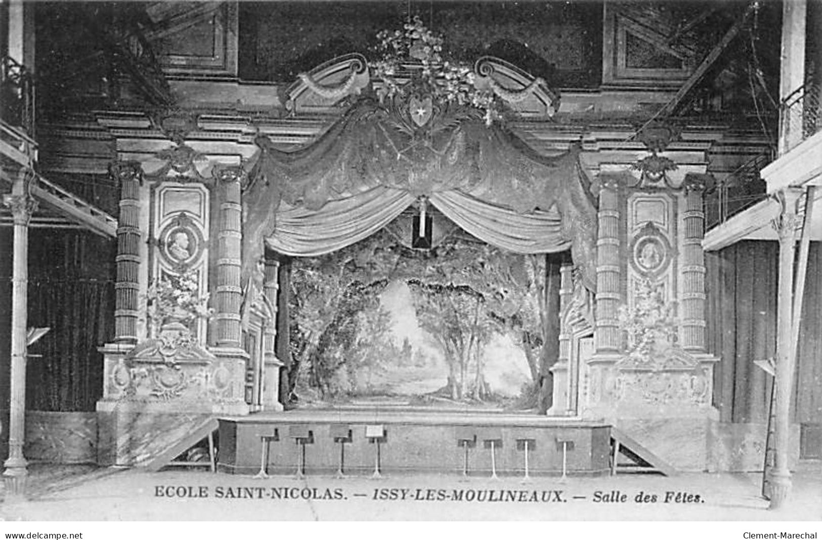 ISSY LES MOULINEAUX - Ecole Saint Nicolas - Salle Des Fêtes - Très Bon état - Issy Les Moulineaux