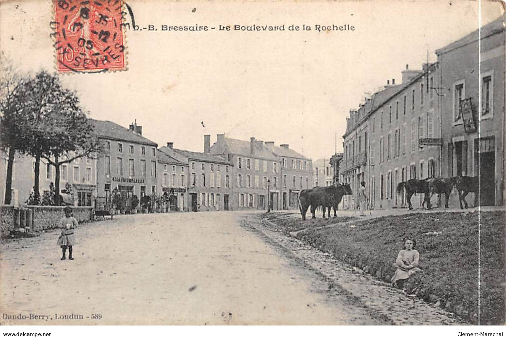 BRESSUIRE - Le Boulevard De La Rochelle - état - Bressuire