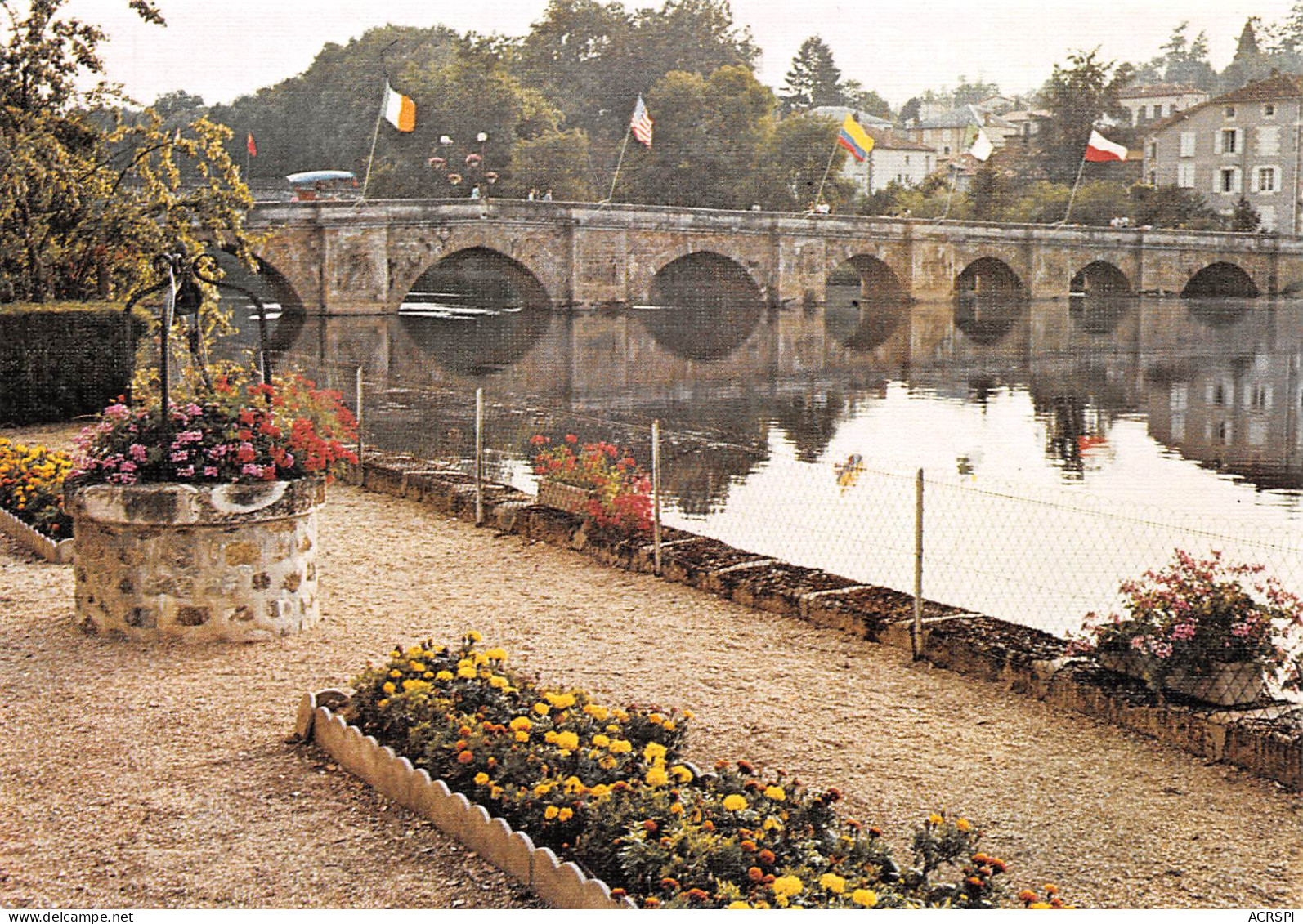 16 CONFOLENS Le Vieux Pont Sur La Vienne  2 (scan Recto Verso)MH2991 - Confolens