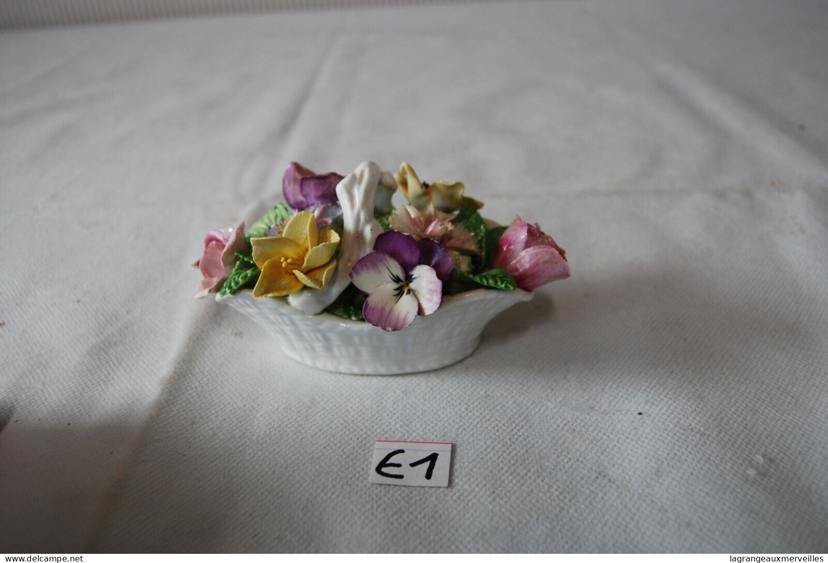 E1 Petite Décoration - Objet De Vitrine - Fleur - England - Jugendstil / Art Déco