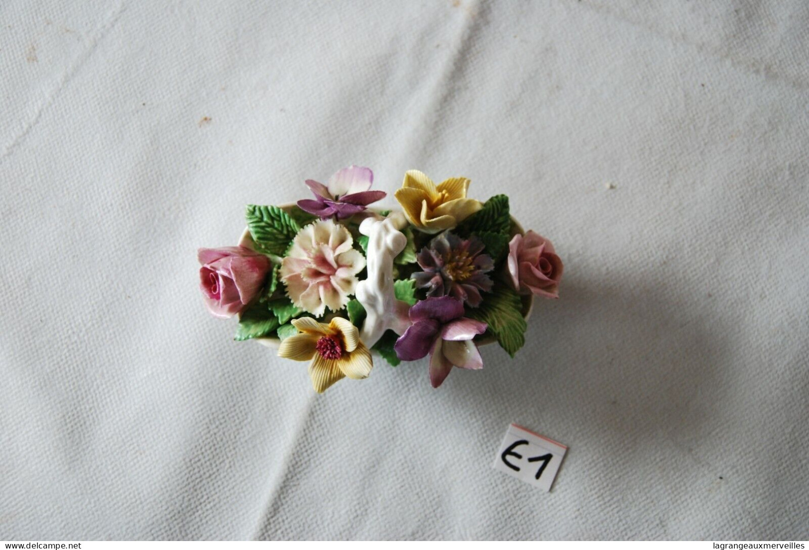 E1 Petite décoration - objet de vitrine - fleur - England