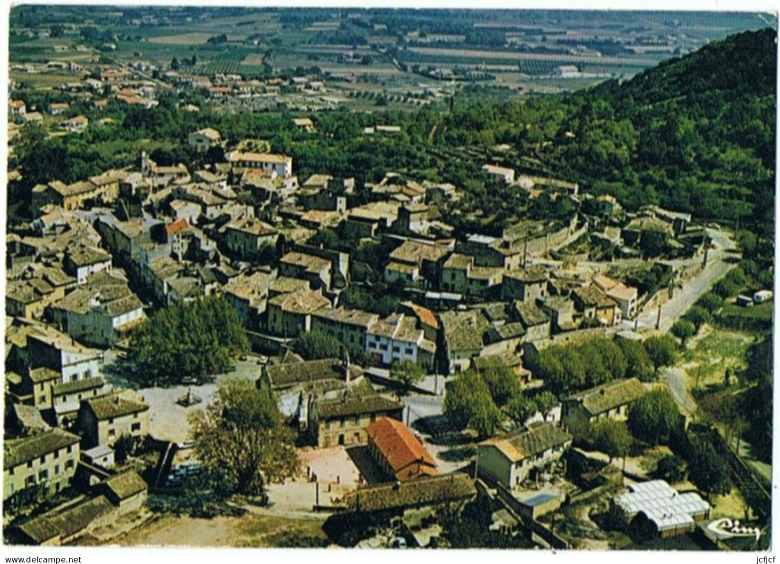 CPM..84..ROBION..VAUCLUSE..VUE GENERALE AERIENNE - Robion