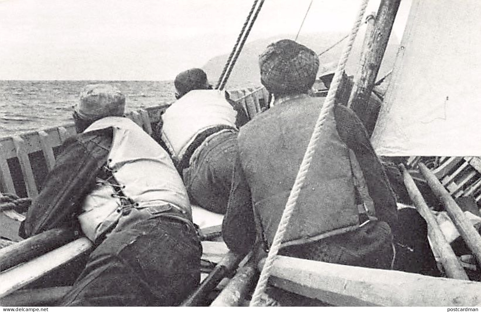 TRISTAN DA CUNHA - Longboat Crew Bound For Inaccessible Island - Publ. Roland Svensson (Year 1979)  - Sainte-Hélène