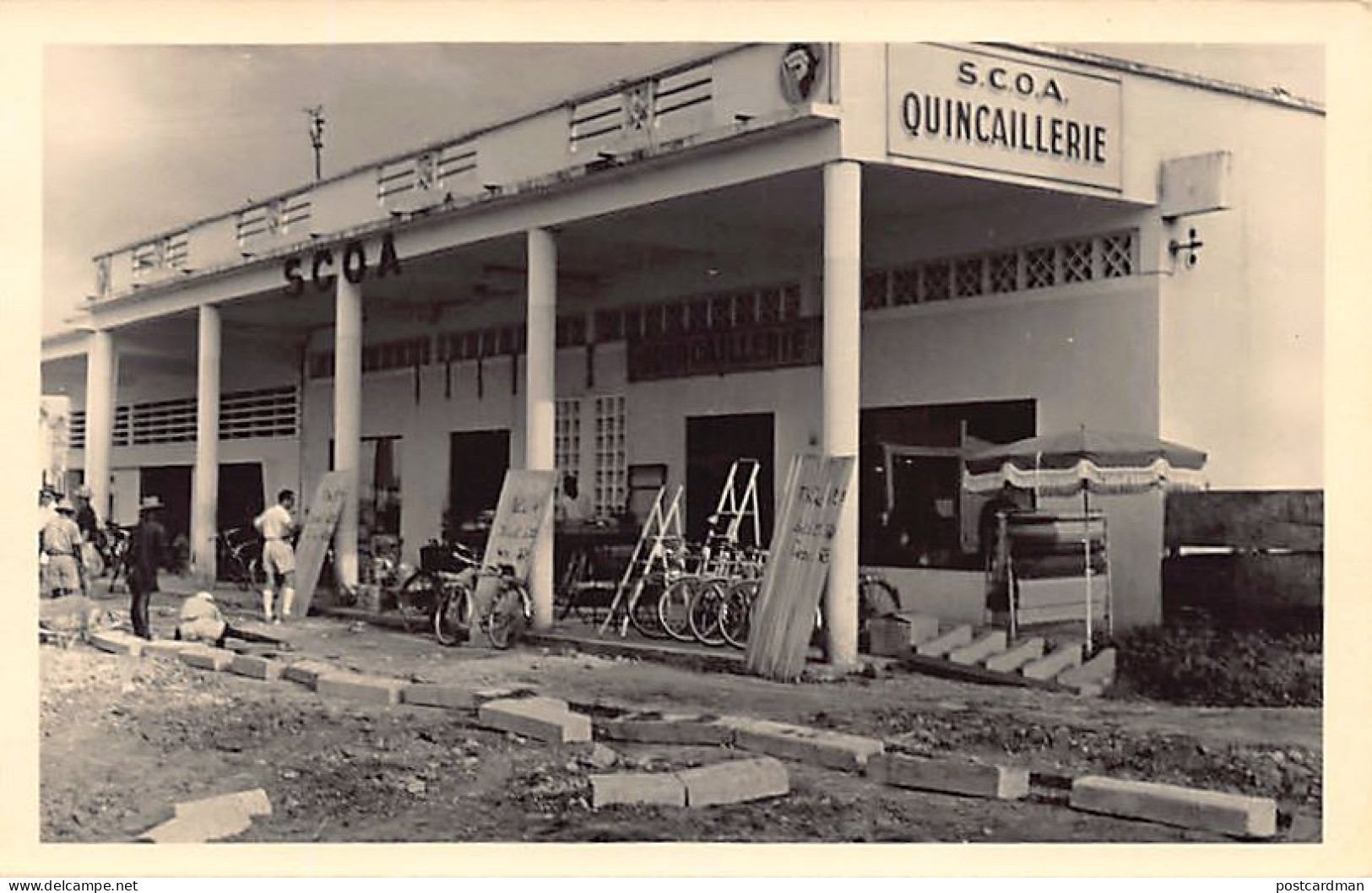 Cameroun - DOUALA - Plateau - Quinciallerie S.C.O.A. - PHOTO FORMAT CARTE POSTALE - Ed. Inconnu  - Kamerun