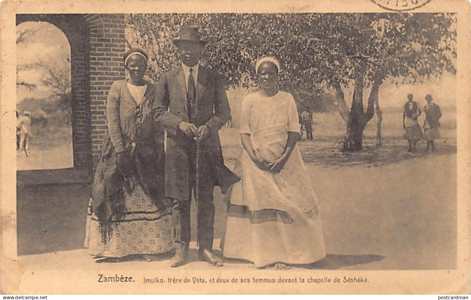 Zambia - BAROTSELAND - Imwiko (spelled Imulko), Brother Of King Yeta III, With Two Of His Wives In Front Of The Chapel O - Zambia