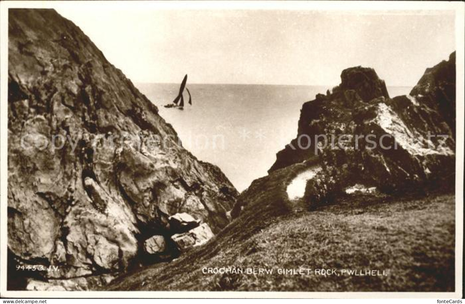 11732492 Pwllheli Gwynedd Crochan Berw Gimlet Rock Valentine's Post Card Gwynedd - Other & Unclassified