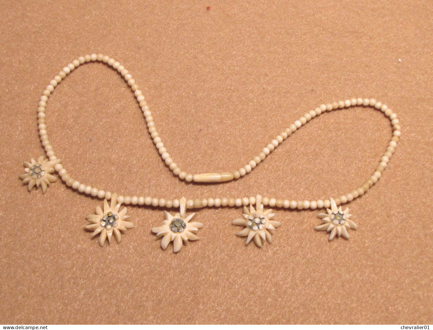 Bijoux-collier-20-ancien Collier En Os &ndash; Motifs Edelweiss - Necklaces/Chains