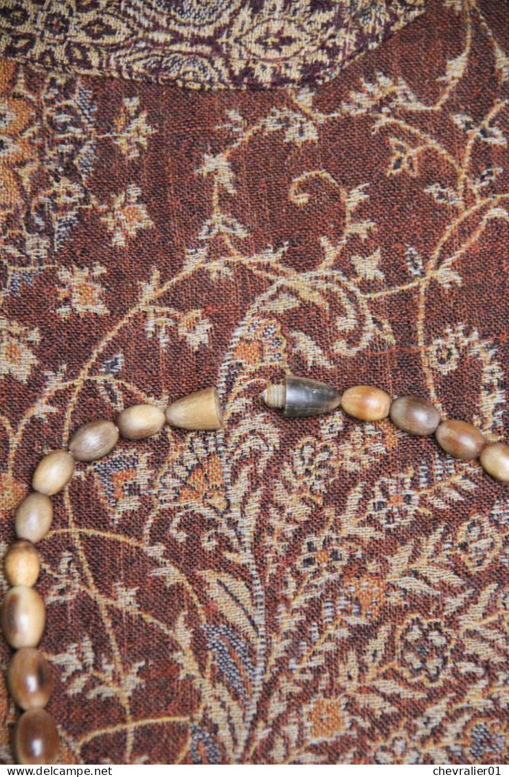 Bijoux-collier-32-perles En Corne De Vaches_1940-1950 - Colliers/Chaînes