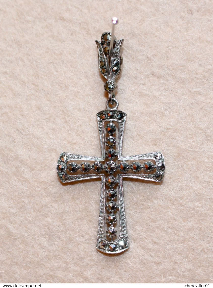 Bijoux-pendentif-24-croix Chrétienne En Argent 835 Et Strasses - Religion &  Esoterik