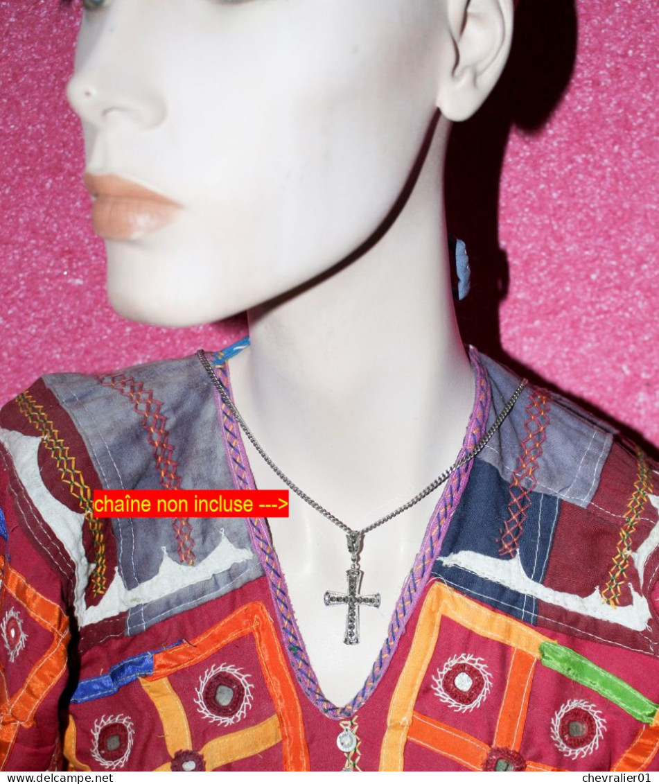 Bijoux-pendentif-24-croix Chrétienne En Argent 835 Et Strasses - Religion & Esotérisme