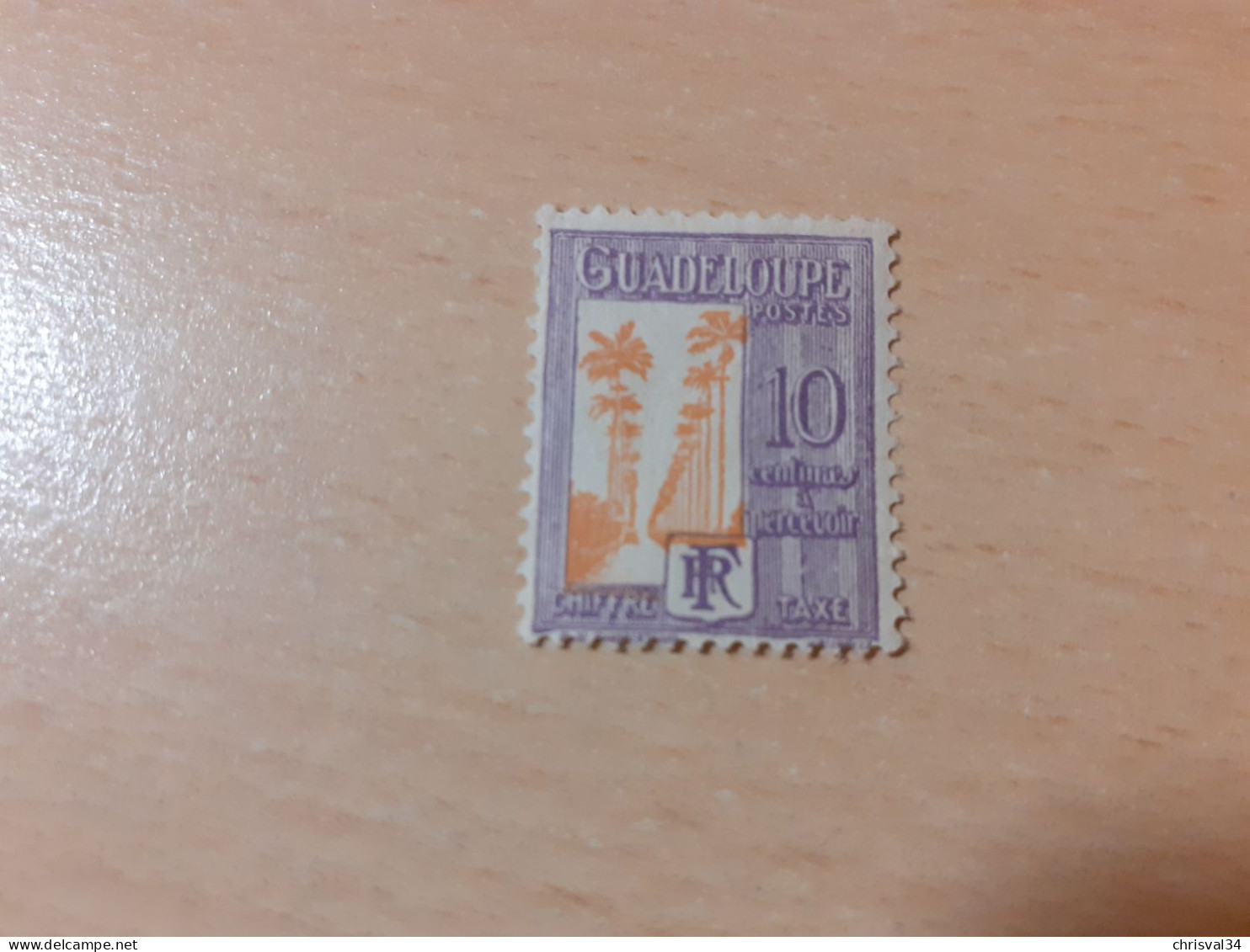 TIMBRE   GUADELOUPE   TAXE    N  28    COTE  0,50   EUROS  NEUF  SG - Postage Due
