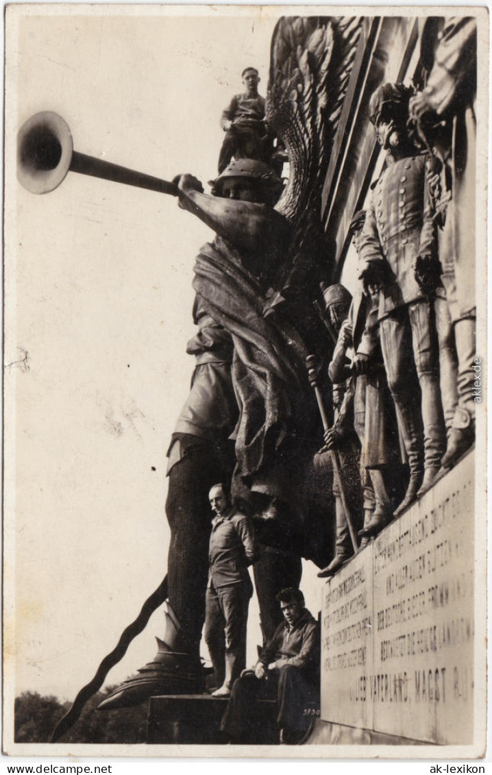 Rüdesheim (Rhein) National-Denkmal - Figuren Mit Personen Als Maßstab 1932  - Rüdesheim A. Rh.