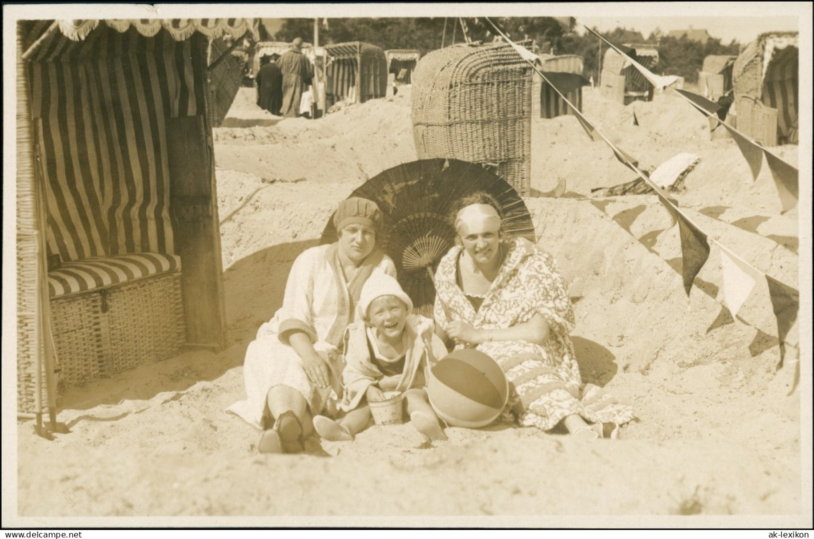 Freizeit / Erholung - Meer-Badestrände Frau Strandkörbe 1928 Privatfoto - Unclassified