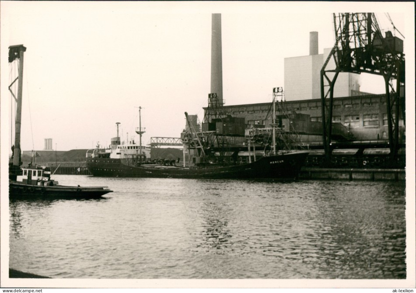 Hafen Echtfoto Mit Fabrik, Schiff MS MERCUR Schiffsfoto-AK 1972 Privatfoto - Sonstige & Ohne Zuordnung