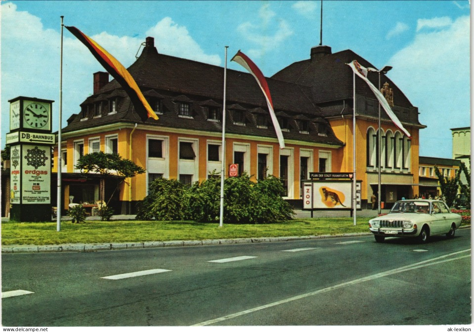 Höchst-Frankfurt Am Main Strassen Partie Bahnhof Mit Auto  Alter FORD 1970 - Höchst