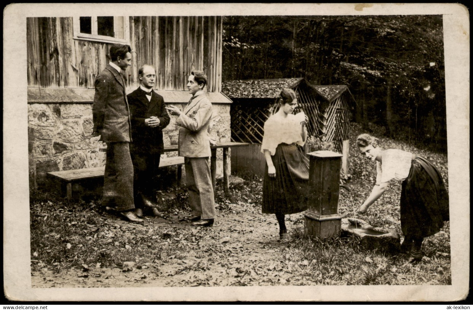 Männer Und Frauen Im Garten Zeitgeschichte - Fotokarte 1923 Privatfoto - Personajes