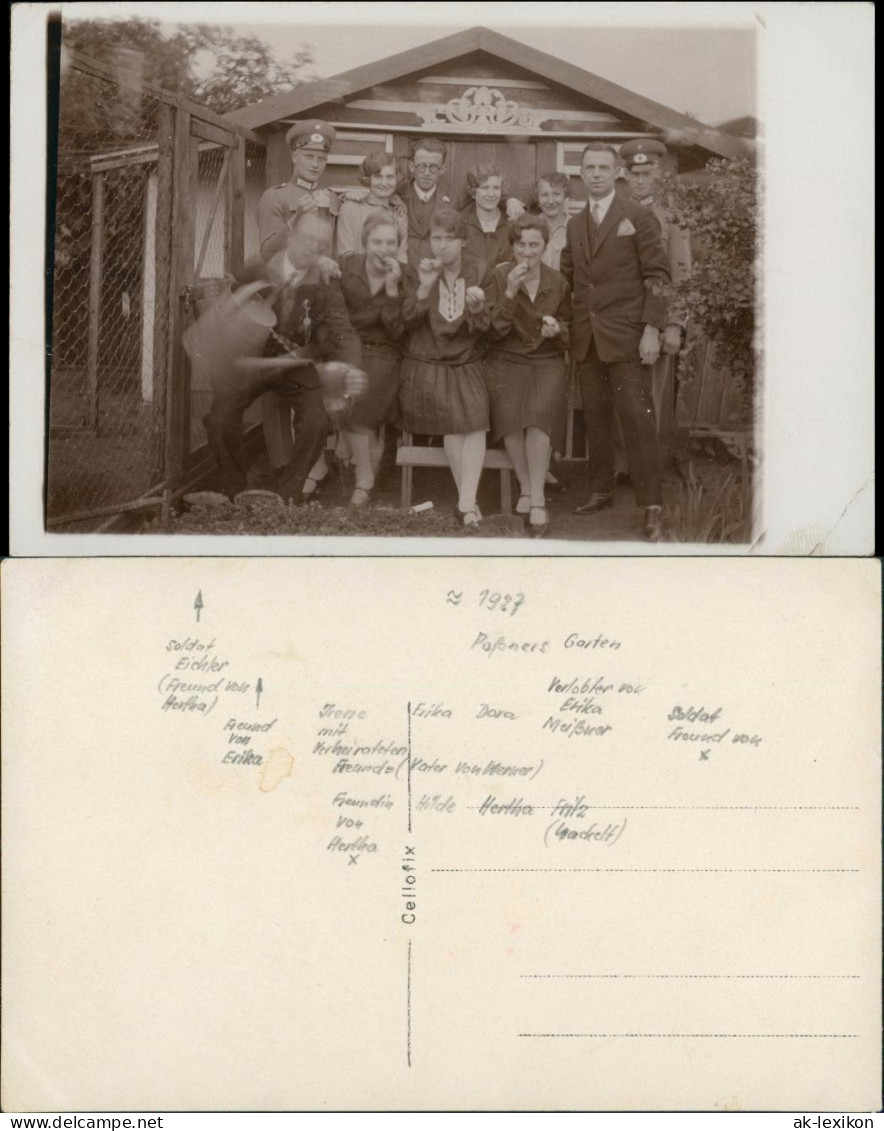 Ansichtskarte  Soldaten Mit Ihren Familien Vor Gartenlaube 1927 - Oorlog 1914-18