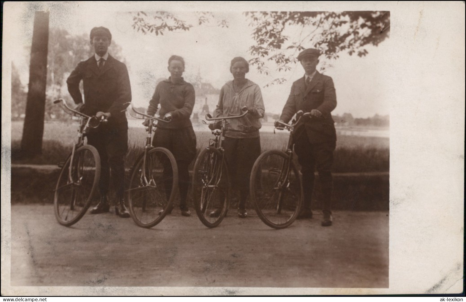 Junge Frauen Und Jungen Verkehr: Fahrrad /Radfahrerkarten 1927 Privatfoto - Non Classés
