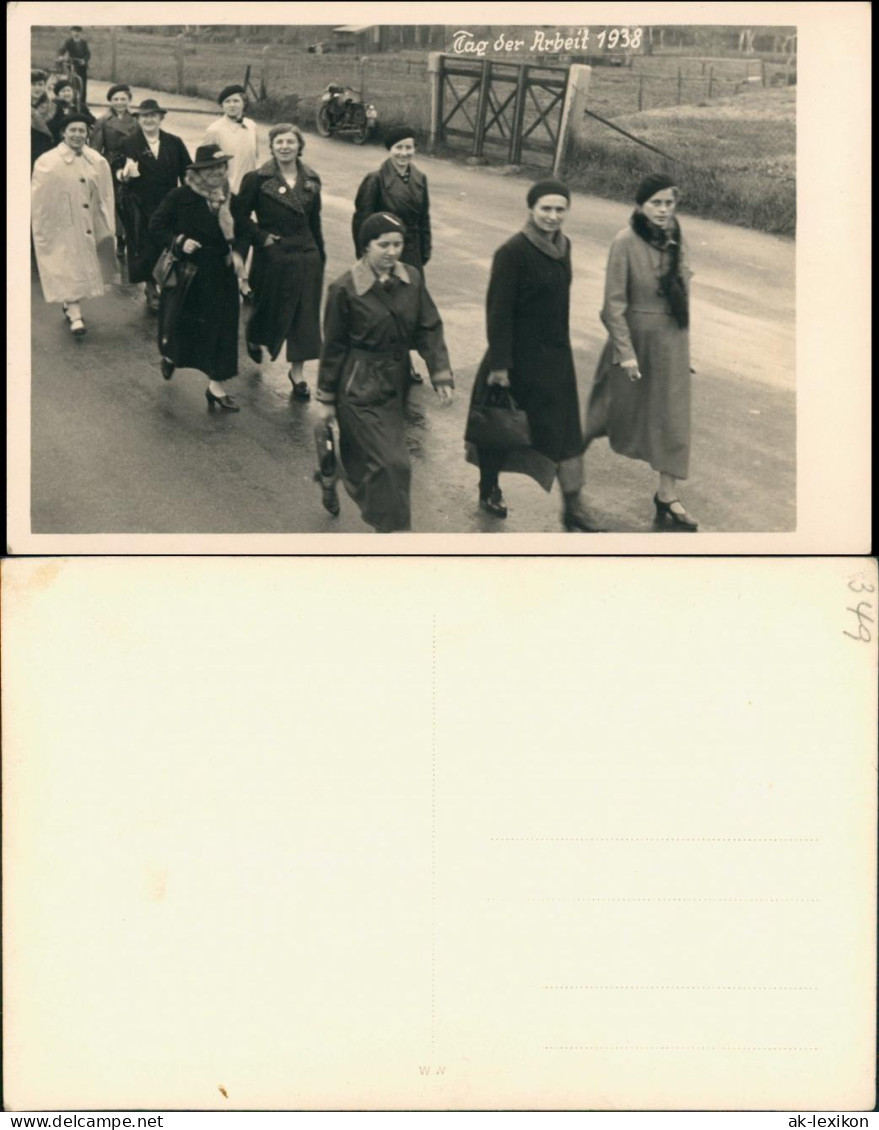Ansichtskarte  Demonstration Frauen Tag Der Arbeit 1938 - Personaggi