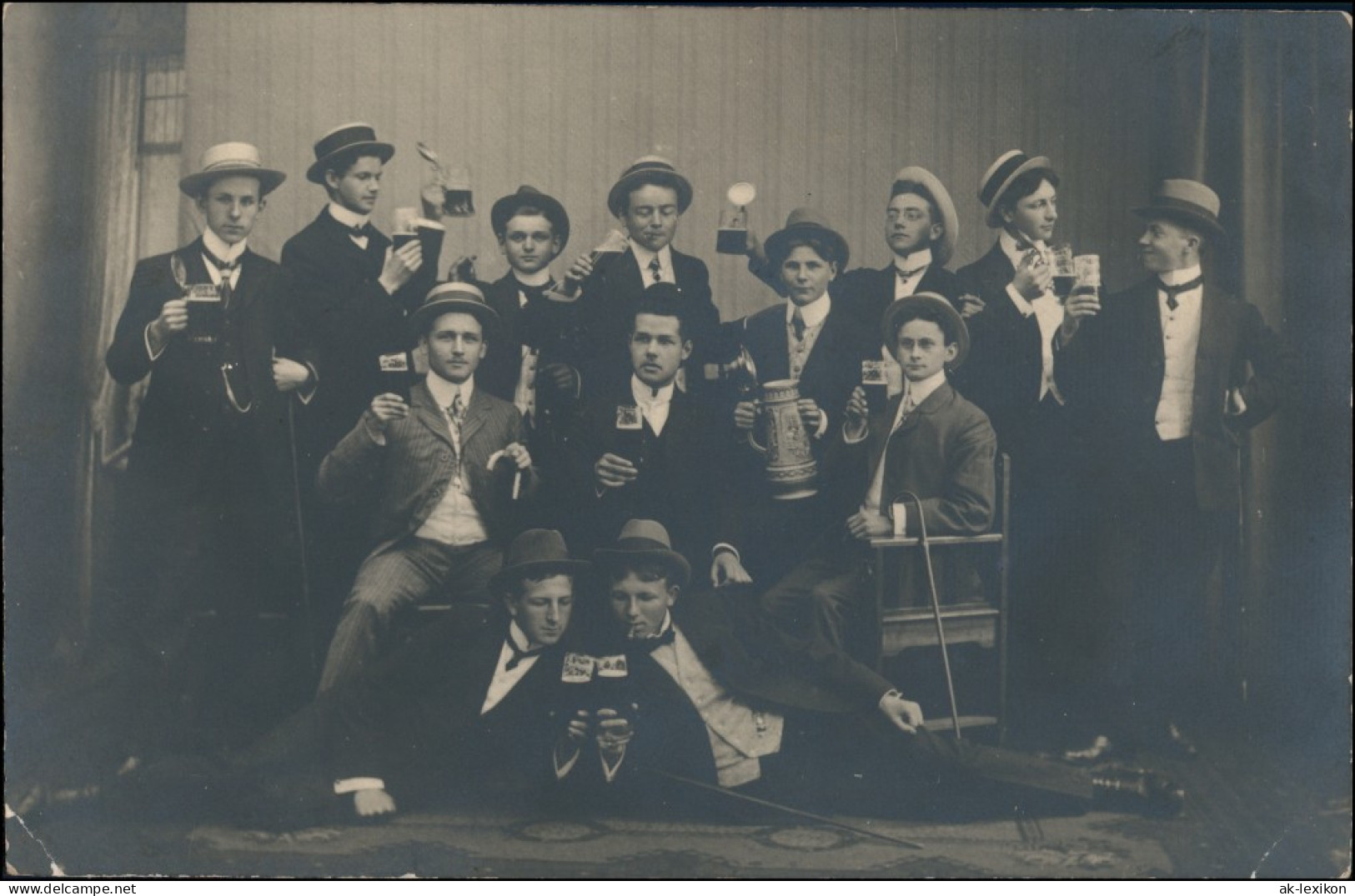 Studentika Burschenschaft Männer Beim Biertrinken # 1913 Privatfoto - Non Classés