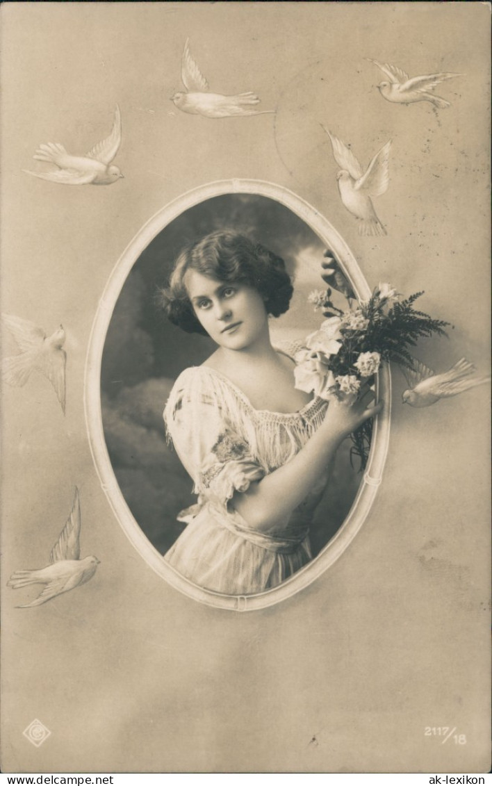 Fotokunst Fotomontage Frau (Bild/Portrait) Schwalben Umflogen 1911 - People