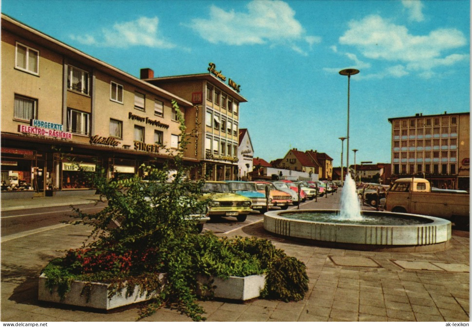 Ansichtskarte Rüsselsheim Friedensplatz, Geschäfte, Div. Auto Modelle 1970 - Ruesselsheim