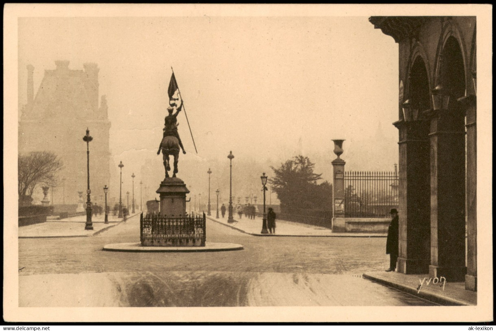 CPA Paris Statue De Jeanne D'Arc Et Avenue Paul-Déroulede 1930 - Sonstige & Ohne Zuordnung