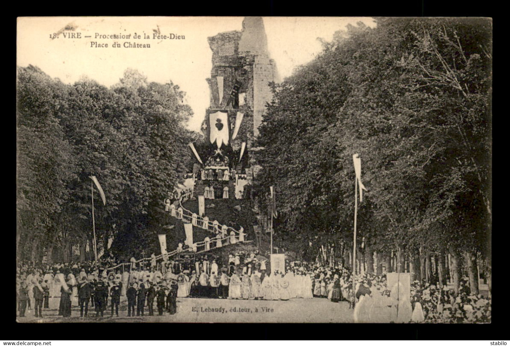 14 - VIRE - PROCESSION DE LA FETE-DIEU - PLACE DU CHATEAU - Vire