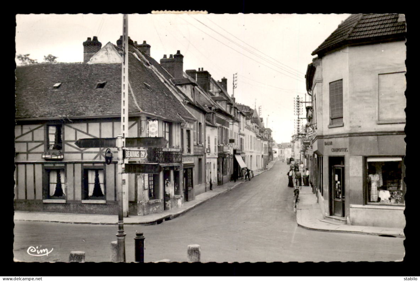 60 - CHAUMONT-EN-VEXIN - RUE DE LA REPUBLIQUE - Chaumont En Vexin