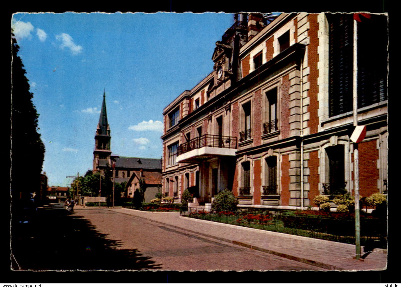 94 - ALFORTVILLE - LA MAIRIE ET L'EGLISE - Alfortville