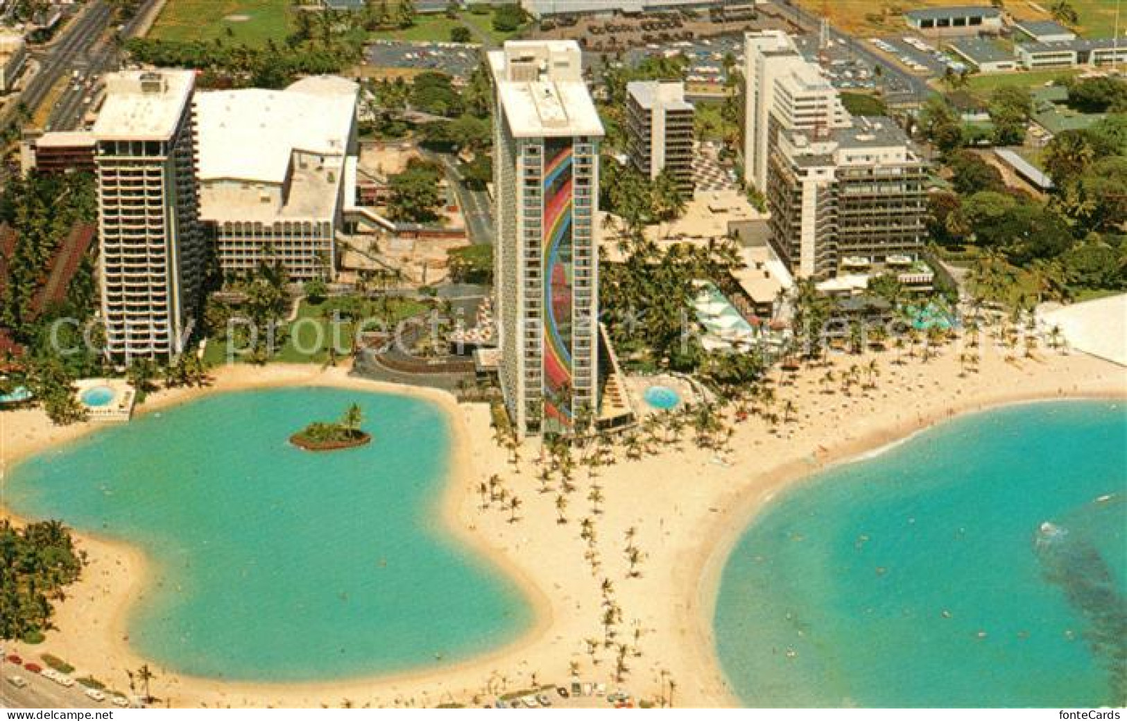 73301685 Waikiki Duke Kahanamoku Beach Hilton Hawaiian Village Aerial View  - Andere & Zonder Classificatie