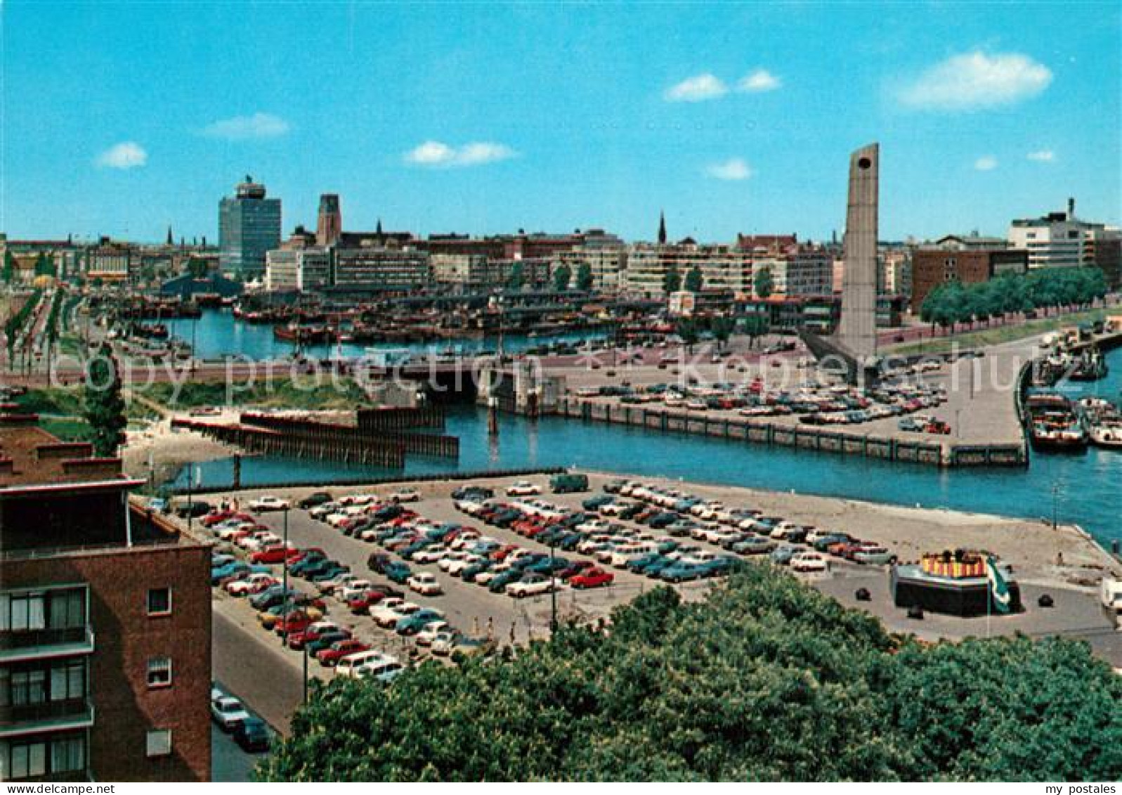 73357643 Rotterdam Gezicht Op De Stad Met Het Monument De Boeg Rotterdam - Andere & Zonder Classificatie