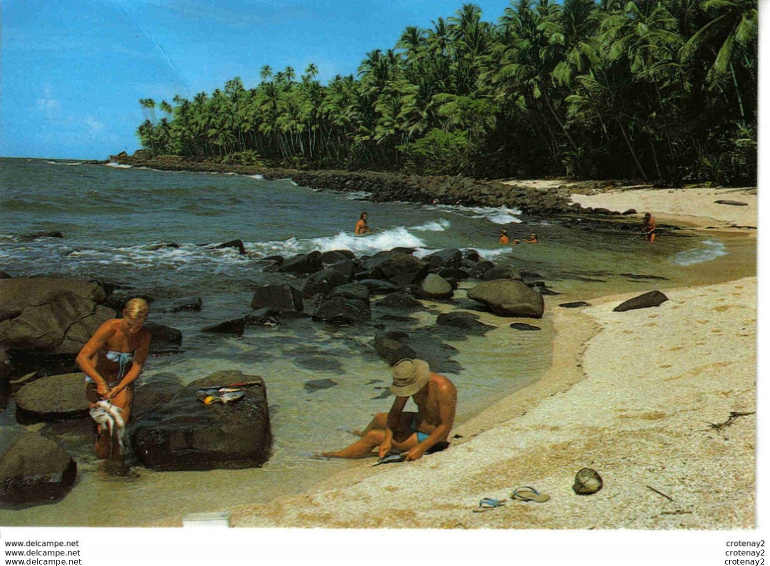 GUYANE Française ILES DU SALUT Petite Plage Ile Saint Joseph N°359 Pêche Poissons Baignade VOIR DOS - Sonstige & Ohne Zuordnung