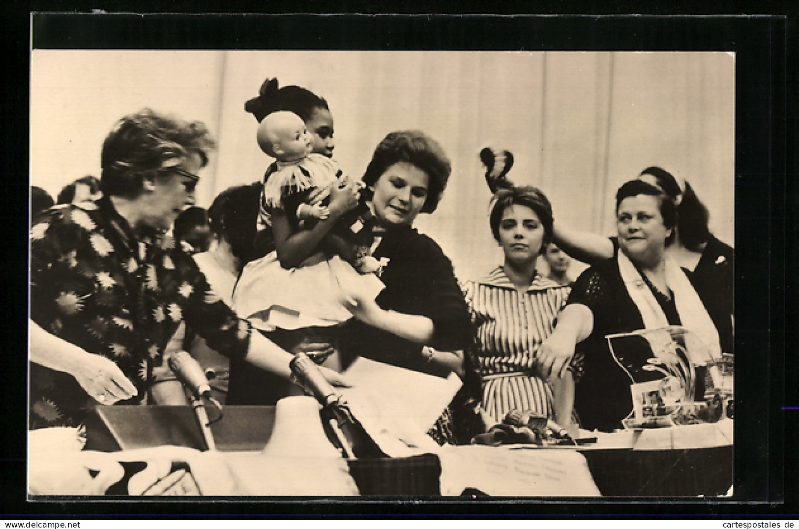 AK Moskau, Die Erste Kosmonautin Valentina Tereschkowa Auf Dem Weltkongress Der Frauen 1963  - Autres & Non Classés