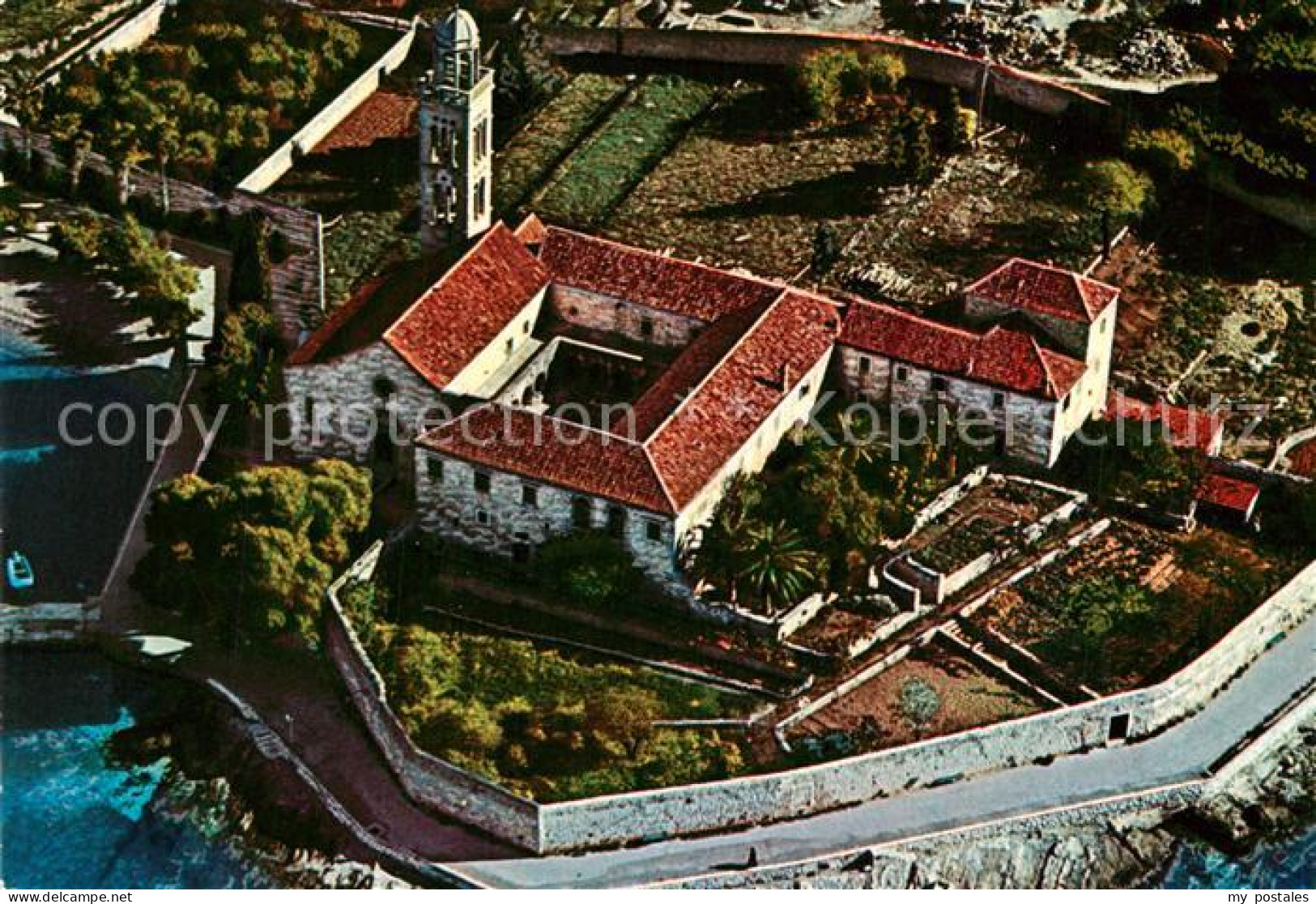 73354989 Hvar Franjevacki Samostaa Franziskanerkloster Fliegeraufnahme Hvar - Kroatië