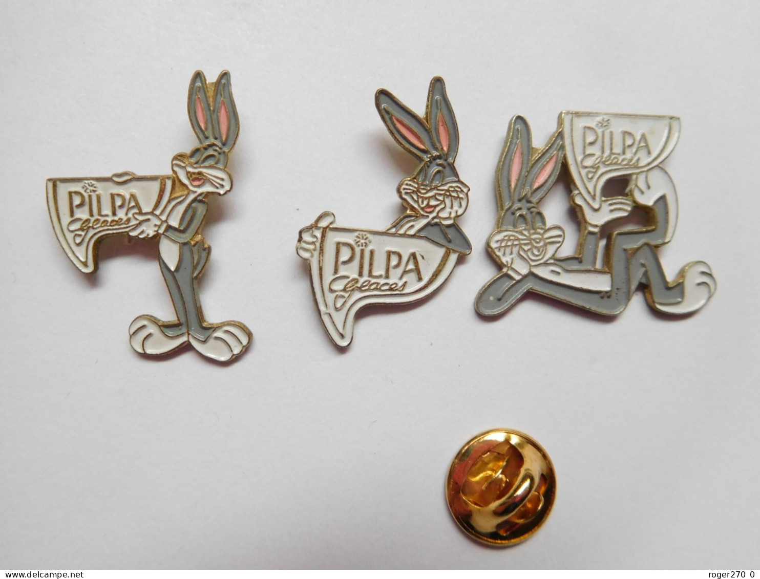 Série De 3 Pin's , Glaces Pilpa , Bugs Bunny , BD Comics , Signature Illisible - Levensmiddelen