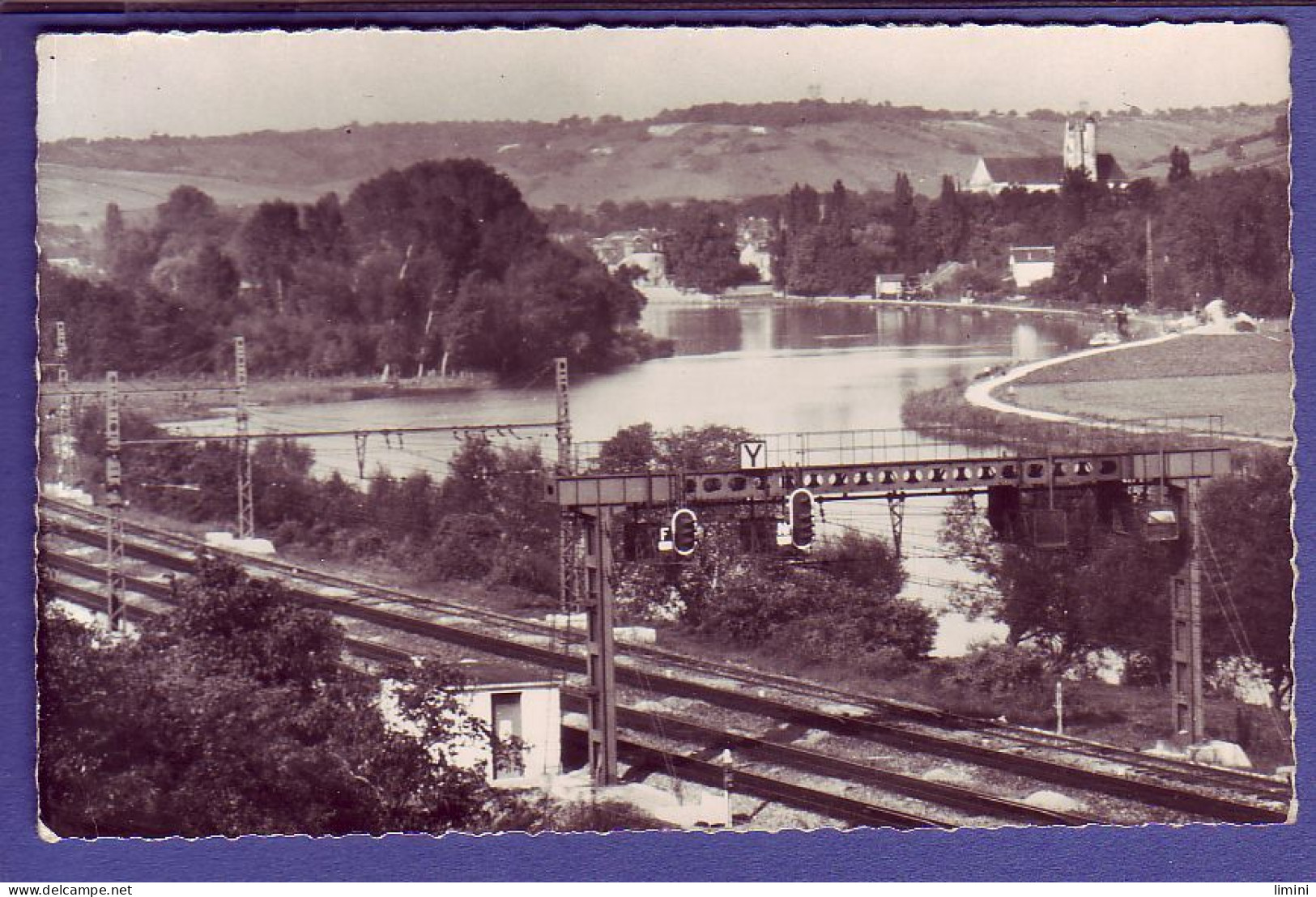 89 - VILLENEUVE-sur-YONNE - CHEMIN DE FER - SIGNAUX - VUE GÉNÉRALE  - - Villeneuve-sur-Yonne